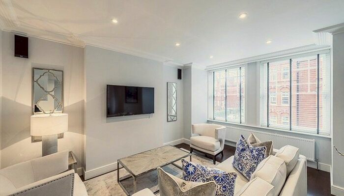 3 Bedroom Flat To Rent In Hamlet Gardens, Ravenscort Park, London, W6