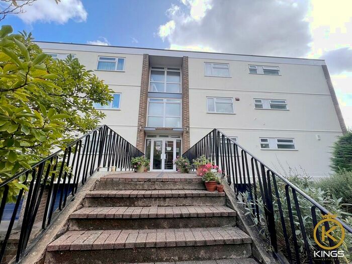 2 Bedroom Flat To Rent In Hilgay Court, Hilgay, GU1