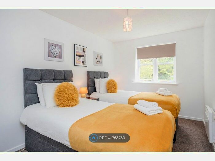 2 Bedroom Flat To Rent In Eton House, Watford, WD24