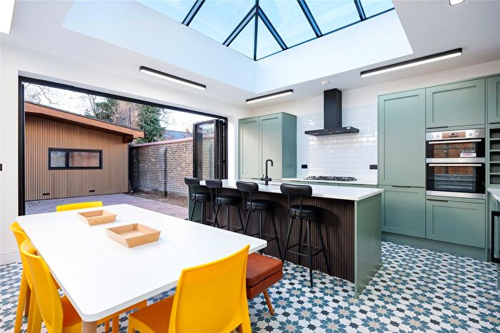 4 Bedroom End Of Terrace House To Rent In Munster Road, London, SW6