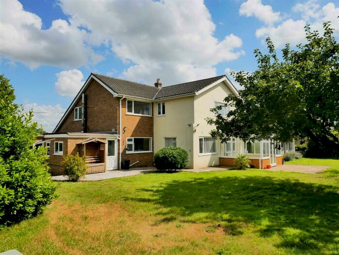 4 Bedroom Detached House For Sale In Netherstreet, Bromham, Chippenham, SN15