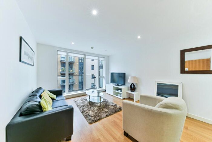 1 Bedroom Flat To Rent In Caspian Wharf, Seven Sea Gardens, Bow, London, E3