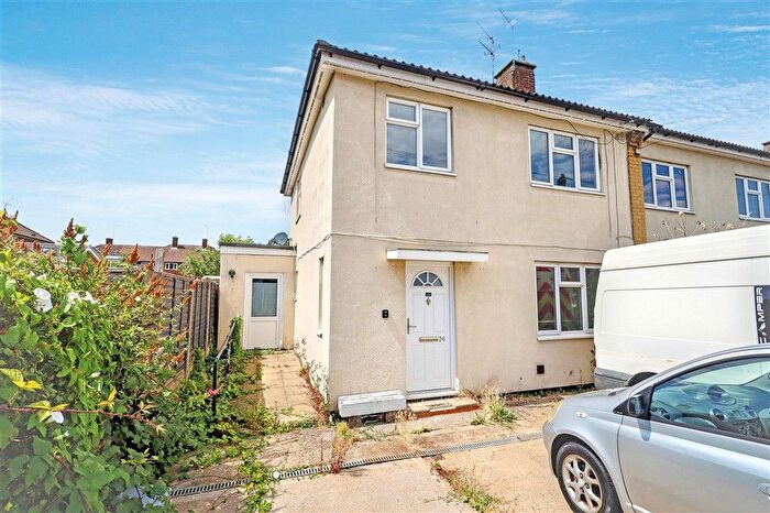 4 Bedroom End Of Terrace House For Sale In Easton Gardens, Borehamwood, WD6