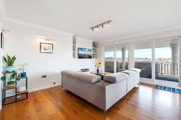 4 Bedroom Flat To Rent In Ridgeway Gardens, N6