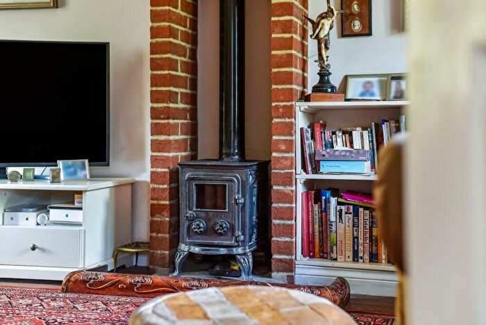 3 Bedroom End Of Terrace House For Sale In London Road, Rake, Liss, West Sussex, GU33