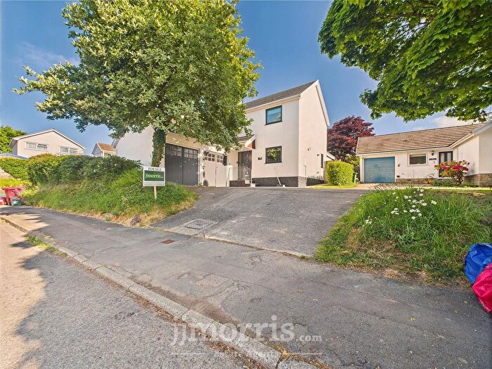 4 Bedroom Detached House For Sale In Uzmaston Road, Haverfordwest, SA61