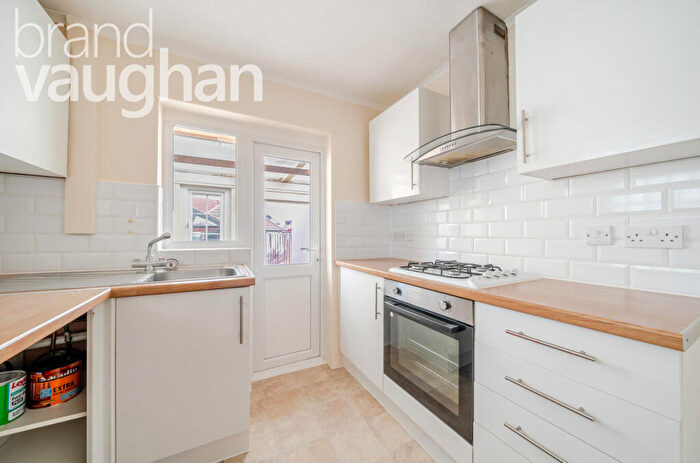 2 Bedroom Bungalow To Rent In Park Crescent, Portslade, Brighton, East Sussex, BN41