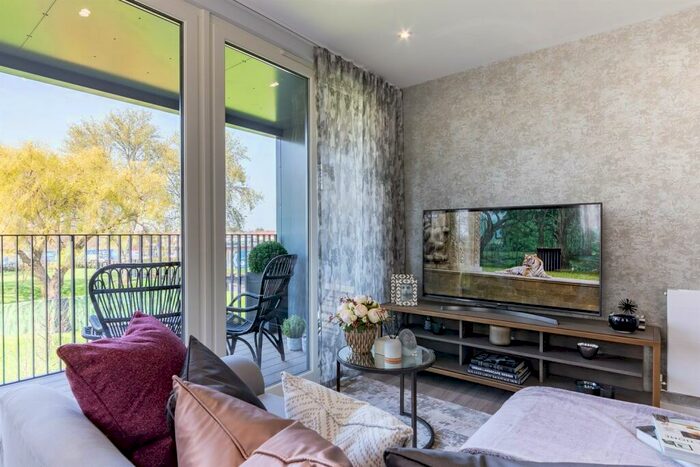 1 Bedroom Apartment To Rent In Bed, Th Floor, Maverick, Valentines House In Beam Park, RM13