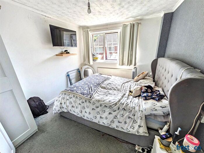 3 Bedroom Terraced House For Sale In Redhoave Road, Canford Heath, Poole, Dorset, BH17 - Photo 6