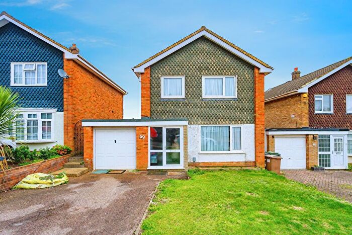 3 Bedroom Detached House For Sale In Beaconsfield, Luton, LU2