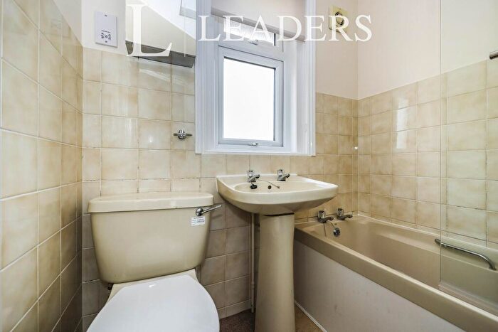 1 Bedroom Flat To Rent In Elm Grove, Hayling Island, PO11
