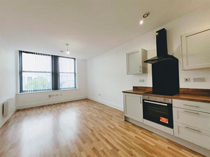 2 Bedroom Flat To Rent In Eastbrook Hall, Leeds Road, Bradford, BD1