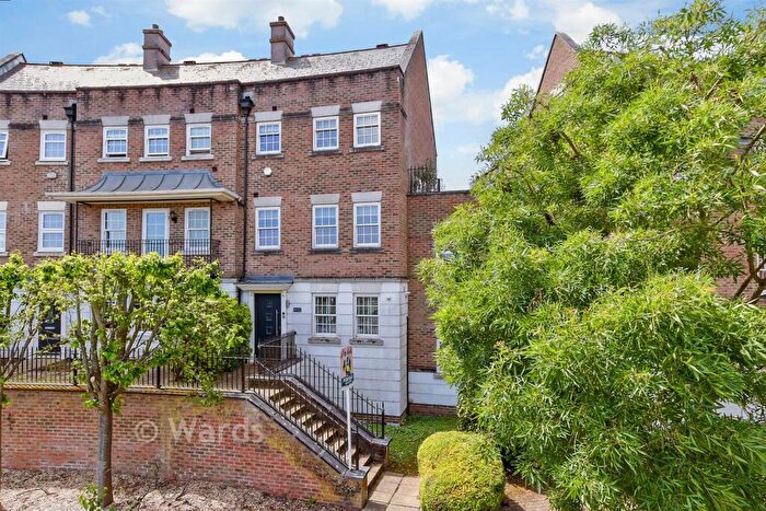3 Bedroom Town House For Sale In Tower View, Kings Hill, Kent, ME19