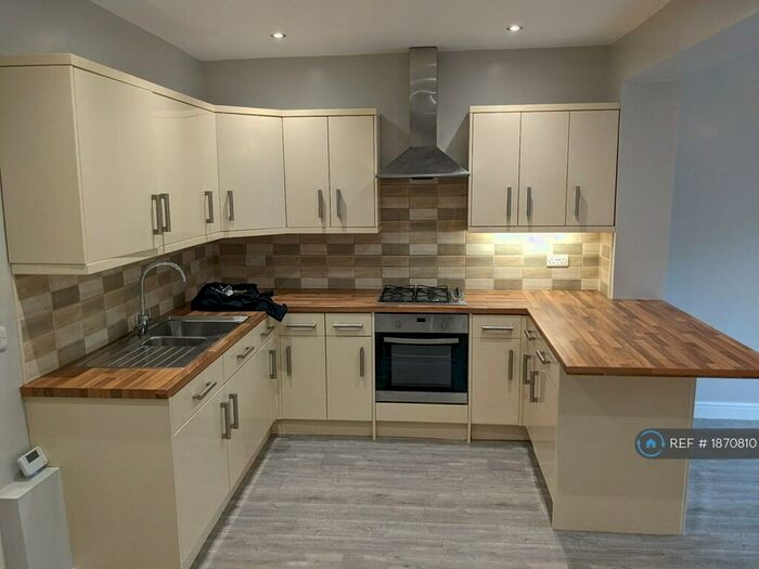 3 Bedroom Detached House To Rent In Ridgeway Road, Sheffield, S12