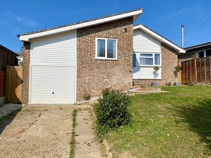 3 Bedroom Detached Bungalow To Rent In St. Edmunds Walk, Wootton Bridge, Ryde, PO33