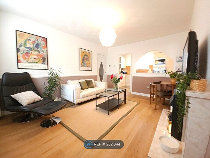 1 Bedroom Flat To Rent In Maxwell Grove, Glasgow, G41