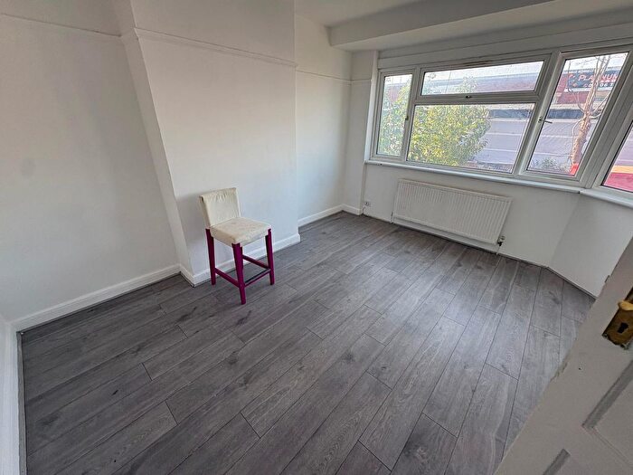 3 Bedroom Maisonette To Rent In Johnson Street, Southall, UB2