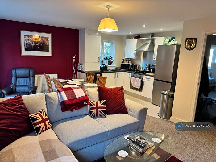 1 Bedroom Flat To Rent In The Pines, Heywood, OL10