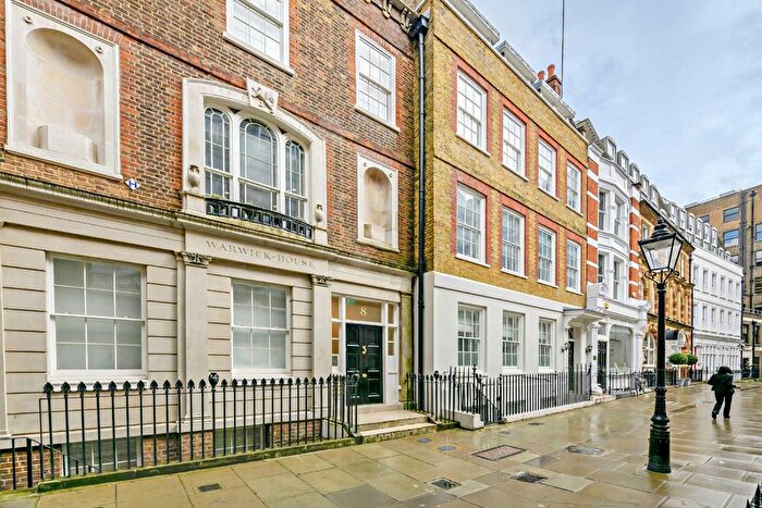 2 Bedroom Flat For Sale In Warwick Court, Bloomsbury, WC1R