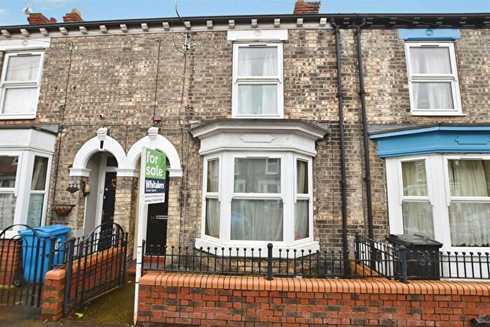 2 Bedroom Terraced House For Sale In White Street, Hull, HU3