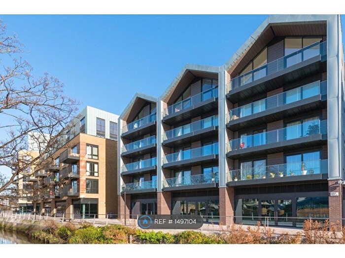 1 Bedroom Flat To Rent In Bellwether Lane, London, SW18