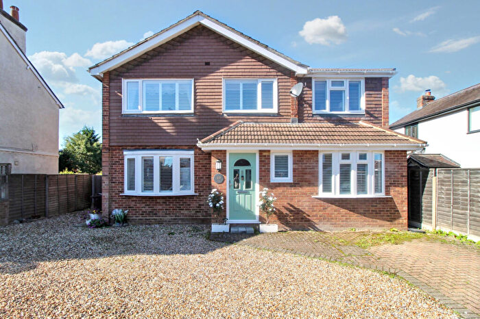 5 Bedroom Detached House For Sale In York Road, Farnborough, Hampshire, GU14