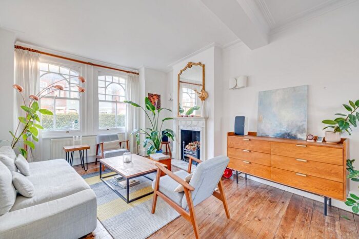 4 Bedroom End Of Terrace House To Rent In Oakbury Road, Sands End, SW6