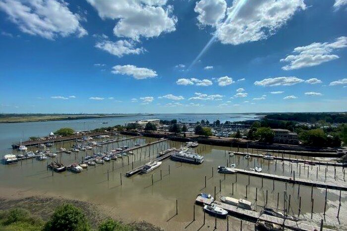 2 Bedroom Flat To Rent In Marina Heights, Gillingham, ME7