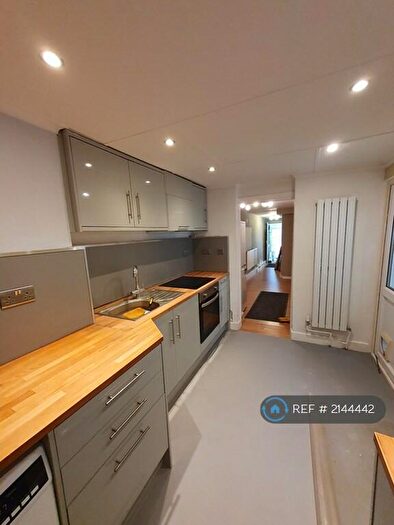 1 Bedroom Flat To Rent In Plumstead Common Road, London, SE18