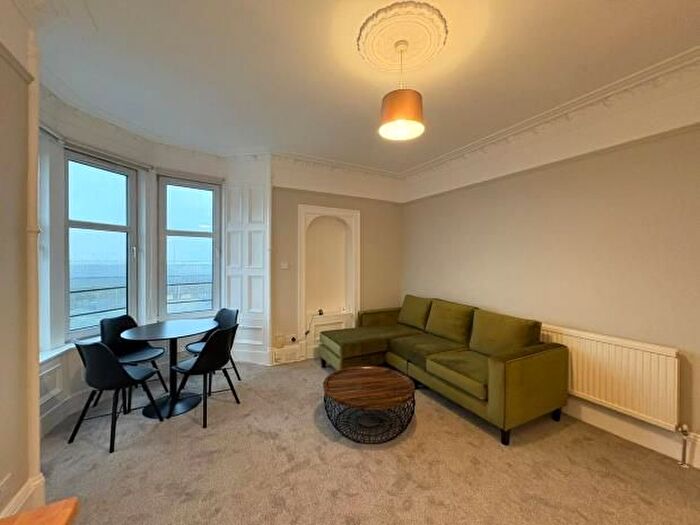 3 Bedroom Flat To Rent In Lyon Street, East End, Dundee, DD4