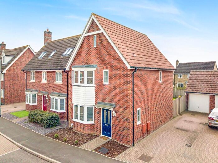 3 Bedroom Detached House For Sale In Guelder Rose, Dunmow, Essex, CM6