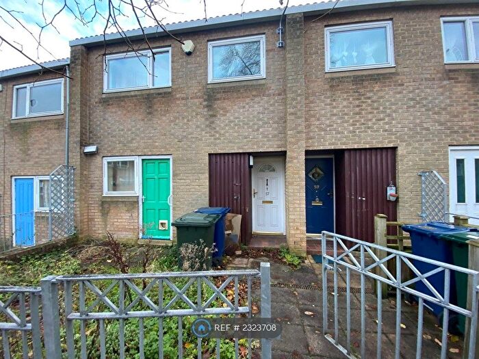 2 Bedroom Flat To Rent In Hamilton Place, Newcastle Upon Tyne, NE4