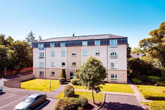2 Bedroom Flat For Sale In May Gardens, Wishaw, ML2