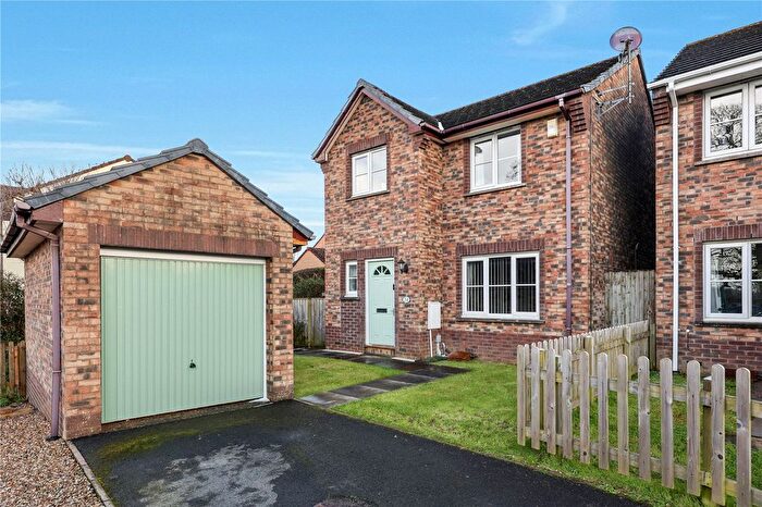 3 Bedroom Detached House For Sale In Higher Westlake Road, Roundswell, Barnstaple, EX31