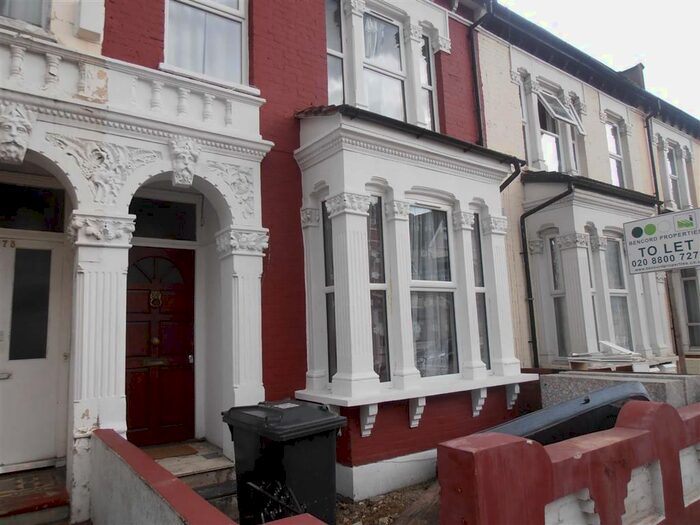 Studio To Rent In Wightman Road, Turnpike Lane, Hornsey, London N8