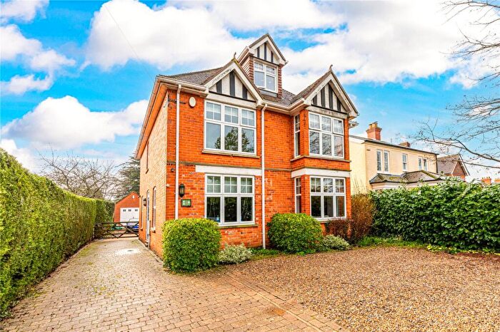 4 Bedroom Detached House For Sale In Essex Street, Newbury, Berkshire, RG14