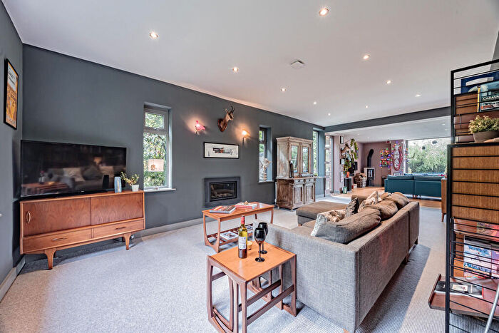 5 Bedroom Detached House To Rent In Ladythorn Crescent, Bramhall, Stockport, SK7