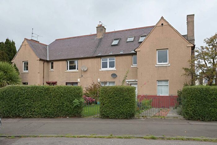 4 Bedroom Flat For Sale In Boswall Crescent, Boswall, Edinburgh, EH5