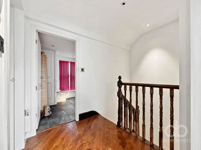 1 Bedroom Apartment For Sale In High View Avenue, Grays, RM17