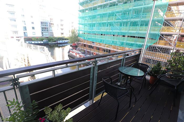 2 Bedroom Flat For Sale In Canal Square, Birmingham, B16