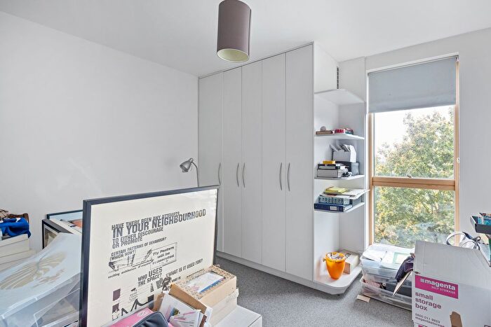 2 Bedroom Flat To Rent In Bollo Lane, Chiswick Park, Chiswick, W4