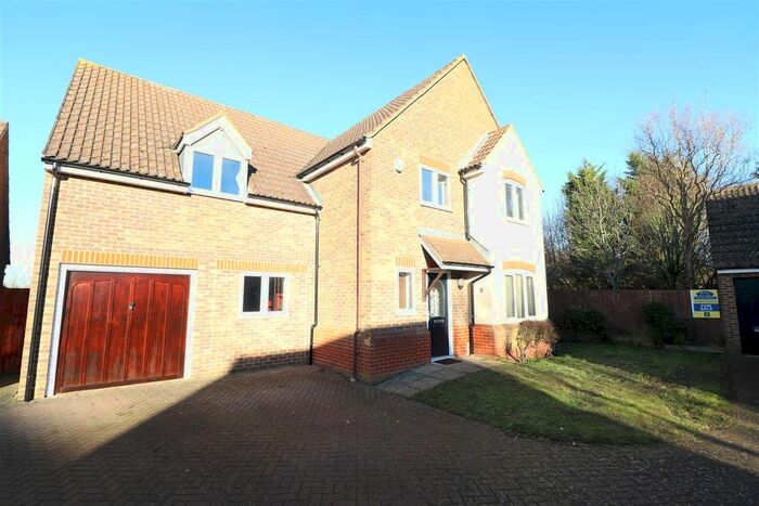 4 Bedroom Detached House For Sale In Church Close, Wymington NN10