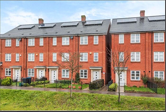 4 Bedroom Detached House To Rent In Miles Road, Mitcham, CR4