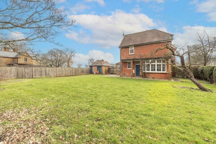 3 Bedroom Semi-Detached House To Rent In School Lane Bricket Wood, AL2