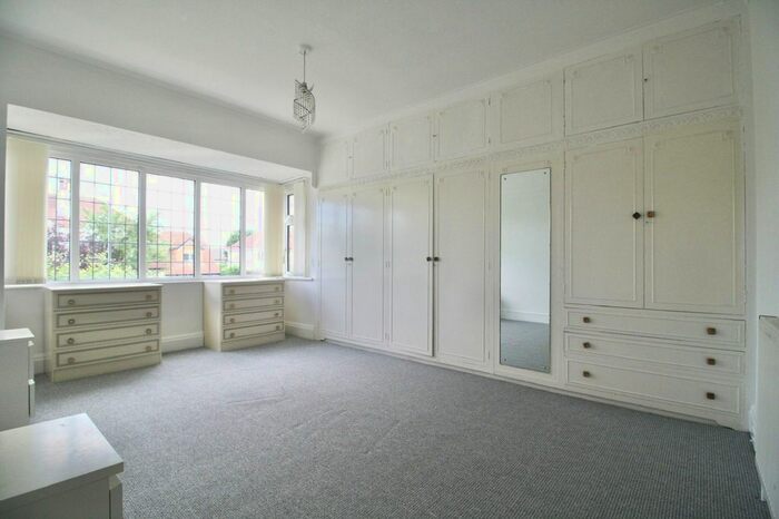 5 Bedroom Semi-Detached House To Rent In Alwoodley Lane, Leeds, West Yorkshire, LS17