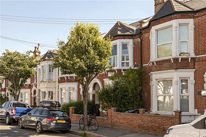 2 Bedroom Flat To Rent In Childebert Road, London, SW17