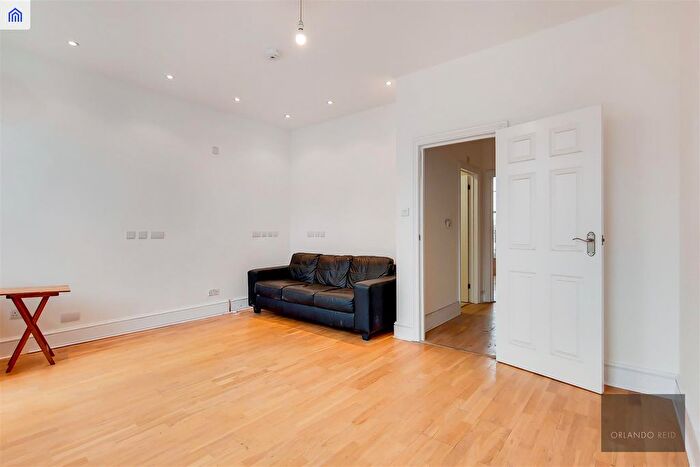 3 Bedroom Flat To Rent In Pensbury Place, London, SW8