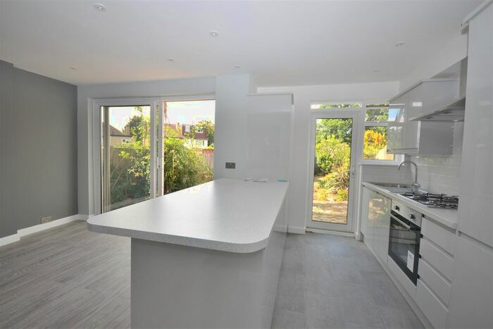 4 Bedroom Property To Rent In Churston Drive, Morden, SM4