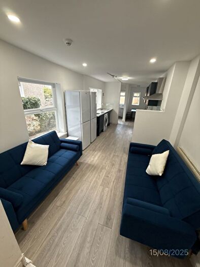 8 Bedroom Terraced House To Rent In Cathays, CF24