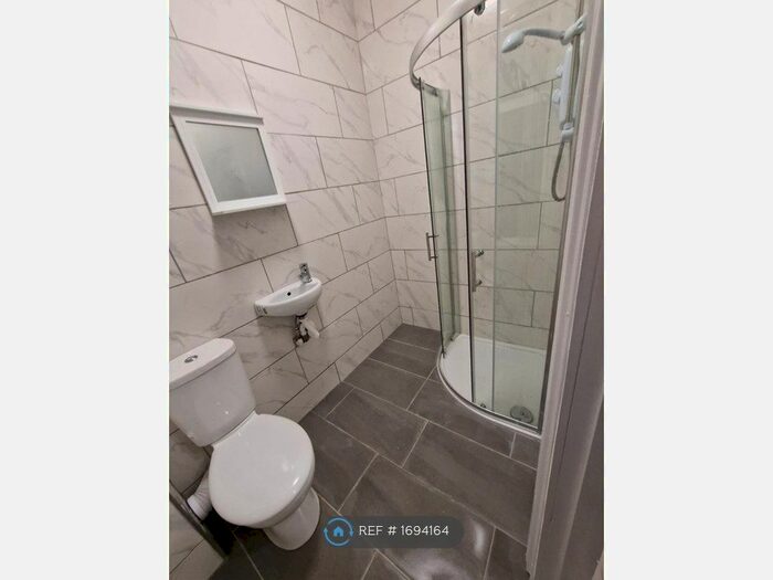 1 Bedroom Flat To Rent In Brandville Road, West Drayton, UB7